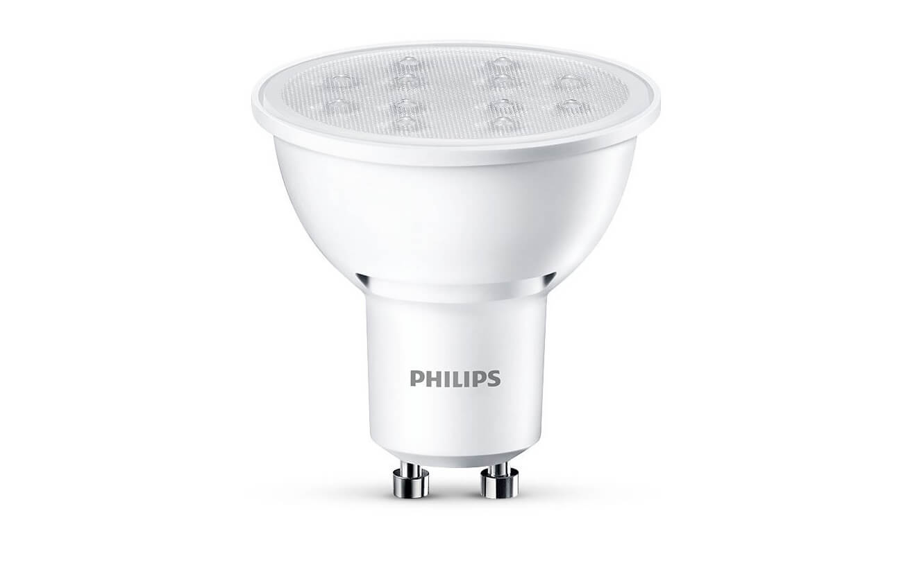 Żarówki LED Philips do podstawy GU10 otrzymały wiele ocen 5 gwiazdek. Od razu dają ciepłe, białe światło.
