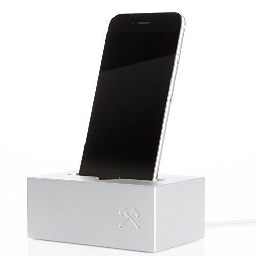 SolidDock iPhone Dockingstation in Silber – auch erhältlich in Rose, Gold und Spacegrey.