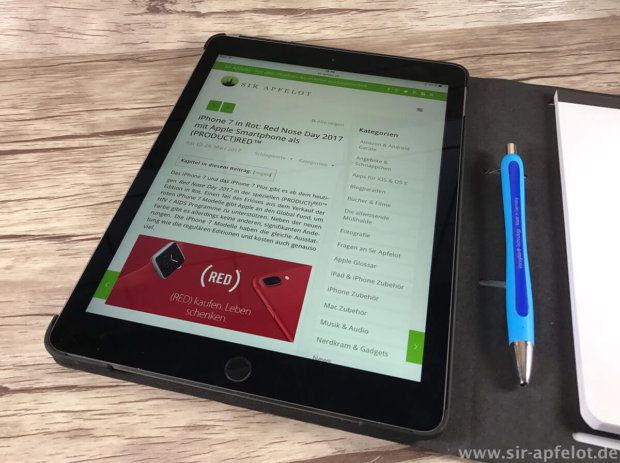 Eine iPad Pro Hülle mit Halterung für den Apple Pencil – ein sinnvolles Accessoire würde ich sagen.