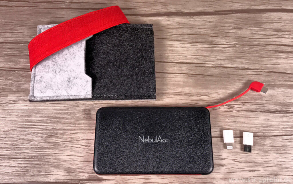 Die NebulAcc Powerbank kommt mit einer Filz-Hülle und zwei Adaptern von Micro-USB auf Lightning und USB-C (Fotos: Sir Apfelot).