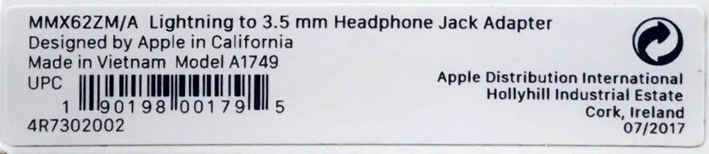 Der Apple MMX62ZMA Adapter ist die beste Wahl, wenn man einen Kopfhörer an aktuelle iPhone-Modelle anschließen möchte (Fotos: Sir Apfelot).