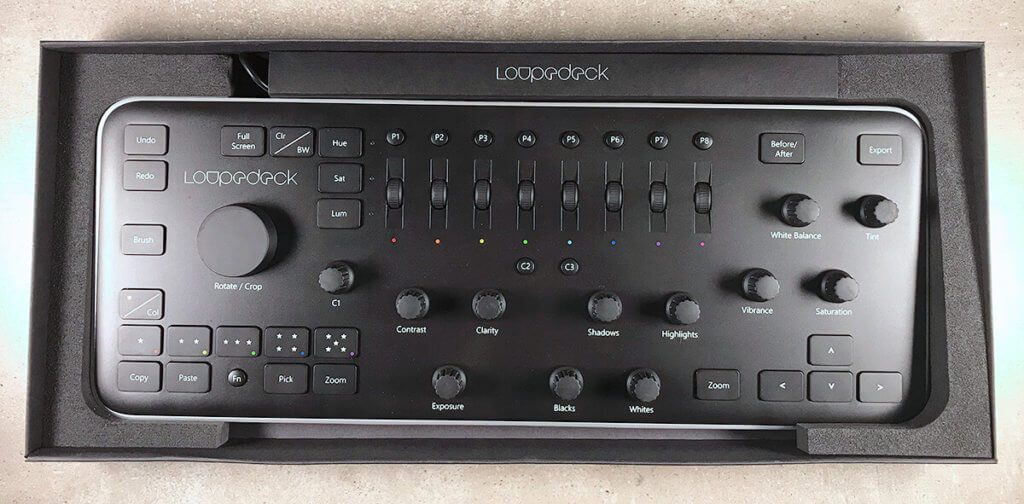 Here the freshly unpacked Loupedeck. Not only is the pack visually appealing - the device itself is also very pretty in black and silver (photos: Sir Apfelot).