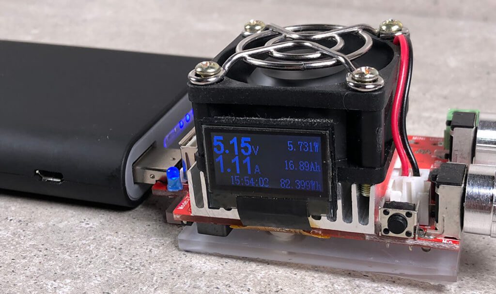 During the test with my USB load resistor, the RealPower battery only closed when it reached 3,2 amps of output current. A high value, but unfortunately this is not reflected in the charging speed of my iOS devices.