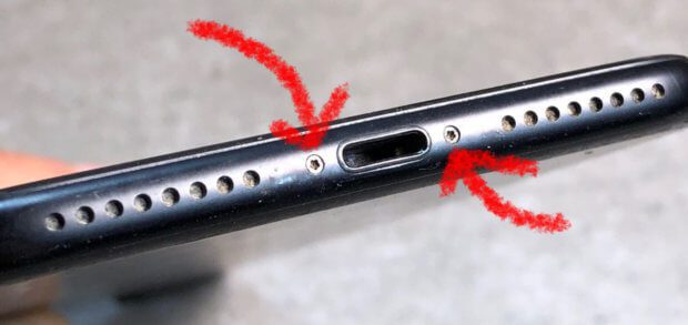 Pentalob Schrauben beim Apple iPhone 7 Plus. Diese lassen sich nur mit einem speziellen Pentalob Schraubendreher / Pentalobe Screw Driver lösen. Bild: Sir Apfelot