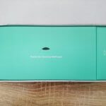 Innen befinden sich zwei Schachteln: eine mit der RAVPower RP-PB003 Powerbank und eine mit den Kabeln.