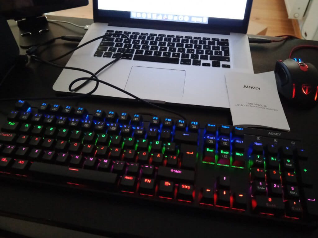 AUKEY KM-G6 - Mechanische Gaming-Tastatur mit Beleuchtung 