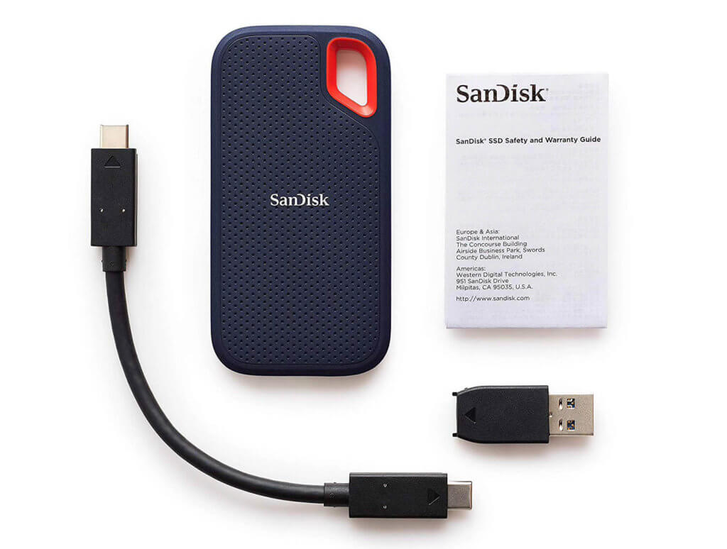Die SanDisk SSD-Festplatten kommen mit einem USB-C auf USB-C Kabel und einem USB-C auf USB-A-Adapter. So ist man sowohl für neue Macs gerüstet, aber kann trotzdem noch die Platte an älteren Geräten anschließen (Foto: Amazon).