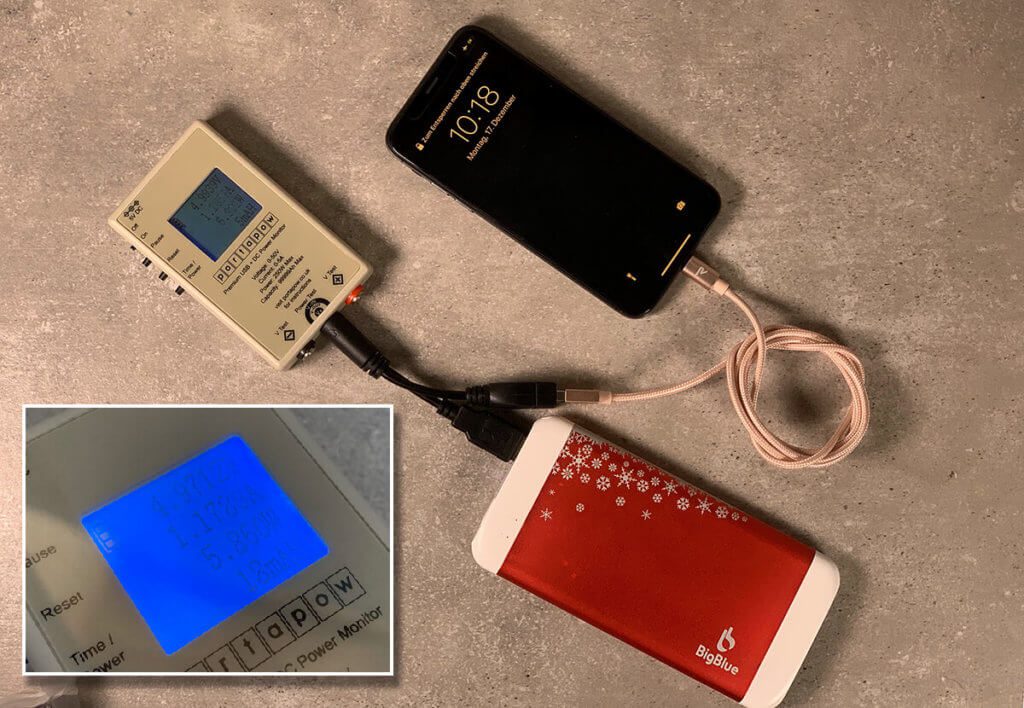 During my measurement, the USB hand warmer charged the iPhone X with approx. 5,6 watts - not as fast as on my Zendure power bank, but fast enough to fill it up when in use.