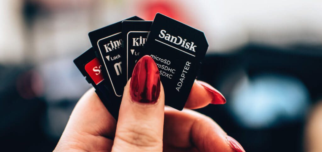 Do you want to buy an SD card? Then pay attention to the size (SD or microSD), Class, UHD, V, A and memory size. What is it all about? You can find out about that here in the blog!