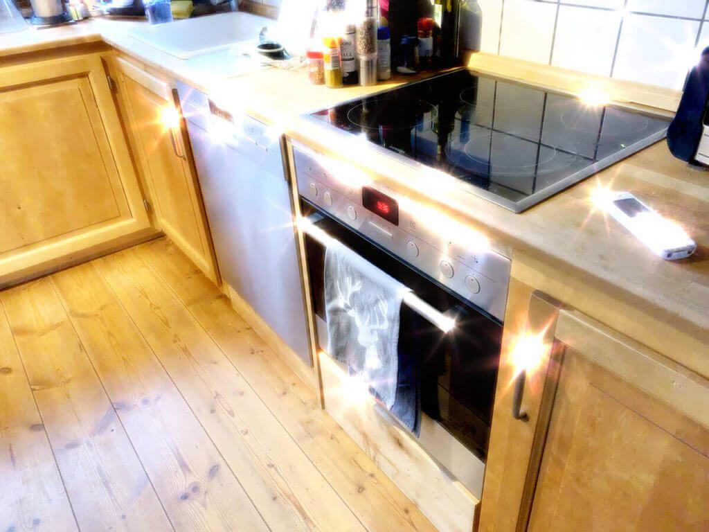 Anche se non hai riordinato la cucina, puoi comunque inviare una foto al tuo caro per mostrare quanto è pulito tutto. ;-)