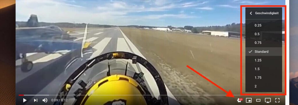 Die Geschwindigkeit des Youtube-Players kann man über die Einstellungen (Zahnrad-Symbol) ändern.