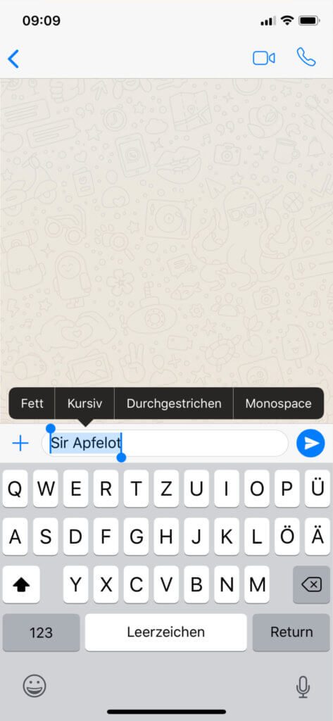 In WhatsApp unter iOS Text formatieren - diese Optionen habt ihr.