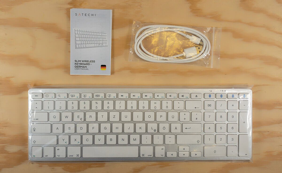 Weiß und Silber Ultradünne Wiederaufladbare QWERTZ Funktastatur mit 7 Hintergrundbeleuchtung für MacBook Beleuchtete Kabellose Tastatur für Mac iOS iPad 10,2/ iPad Pro 12,9 3 Bluetooth-Kanals