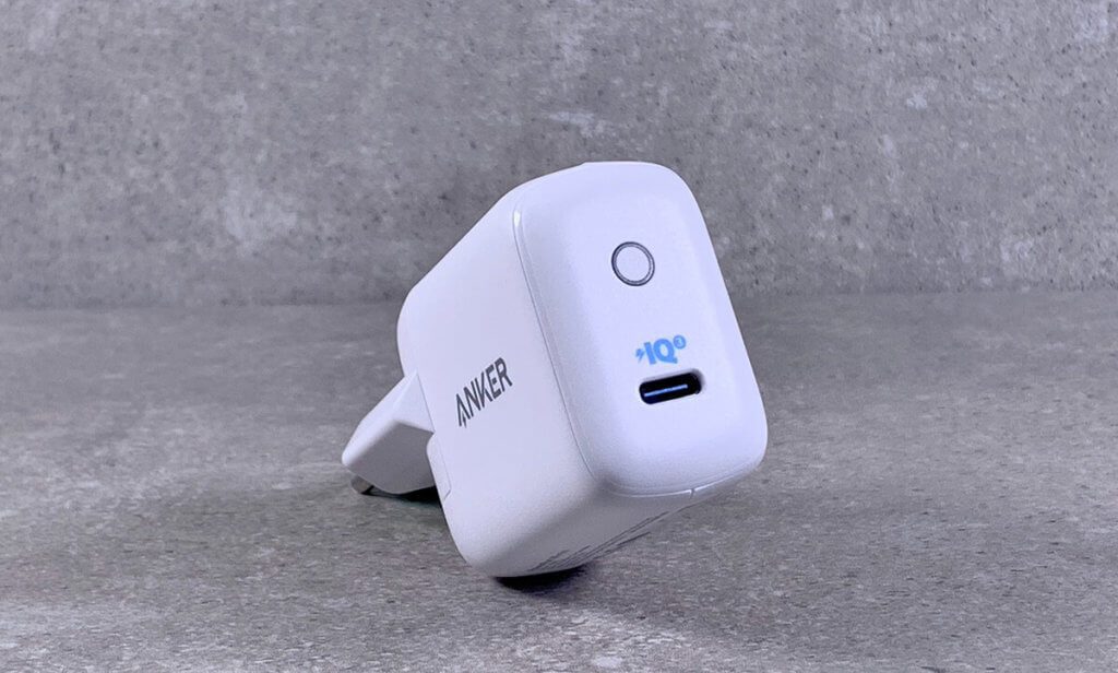PowerPort III mini di Anker è un piccolo ma potente caricabatterie USB-C per dispositivi iOS e MacBook (Foto: Sir Apfelot).