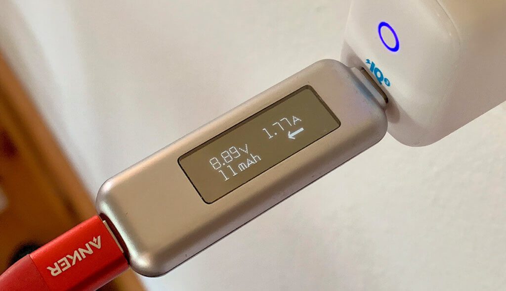 Ho usato il cavo di ricarica Anker da USB-C a Lightning per caricare il mio iPhone XS.