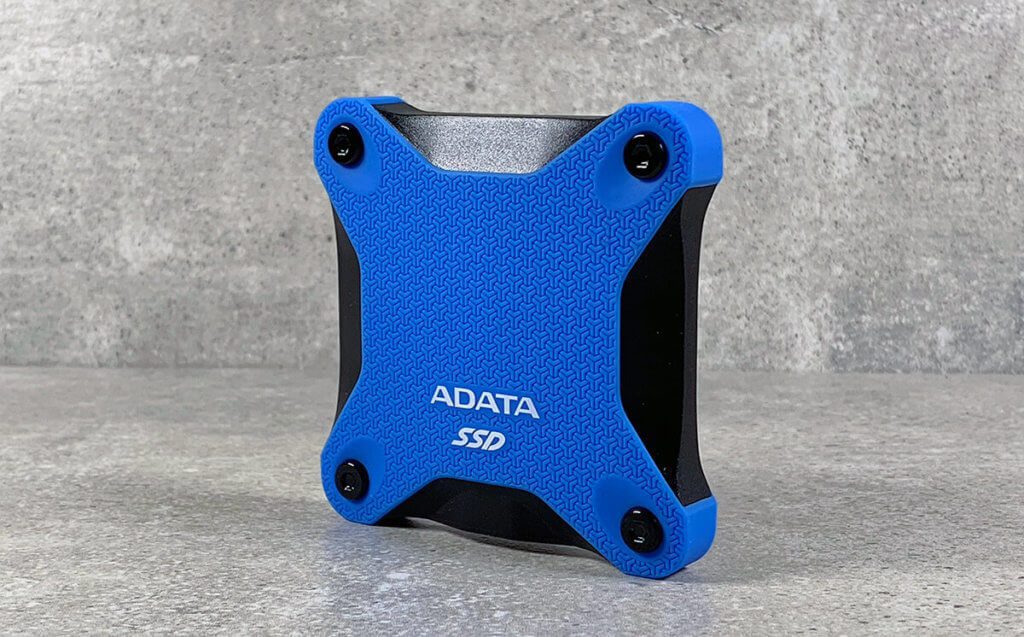 The ADATA SD600Q Durable is an external SSD that is also suitable for rough use due to its protected exterior (Photos: Jens Kleinholz).