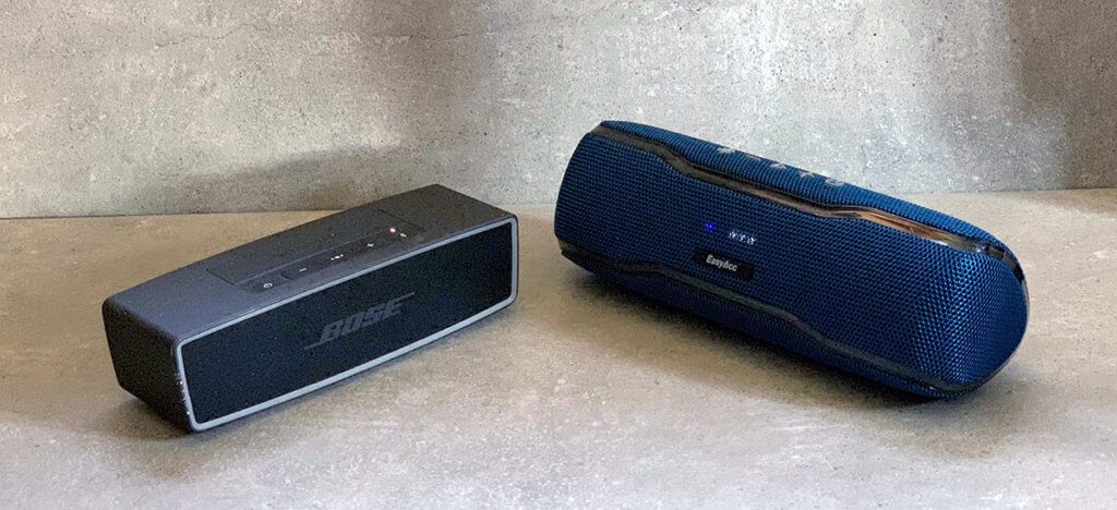 Po lewej Bose Soundlink Mini, a po prawej EasyAcc F10, który kosztuje tylko jedną trzecią ceny.