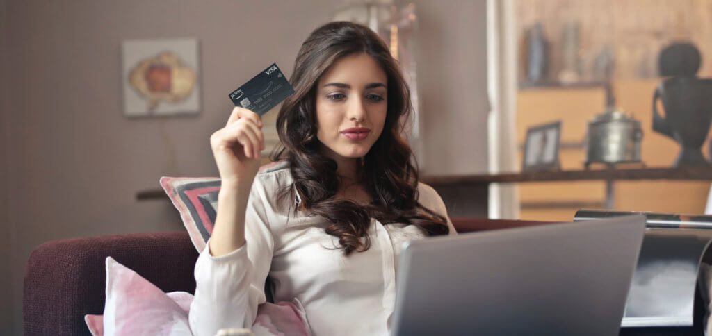With the Amazon.de VISA card you get a free credit card with a bonus program. As a Prime customer, you benefit from the offer in several ways.