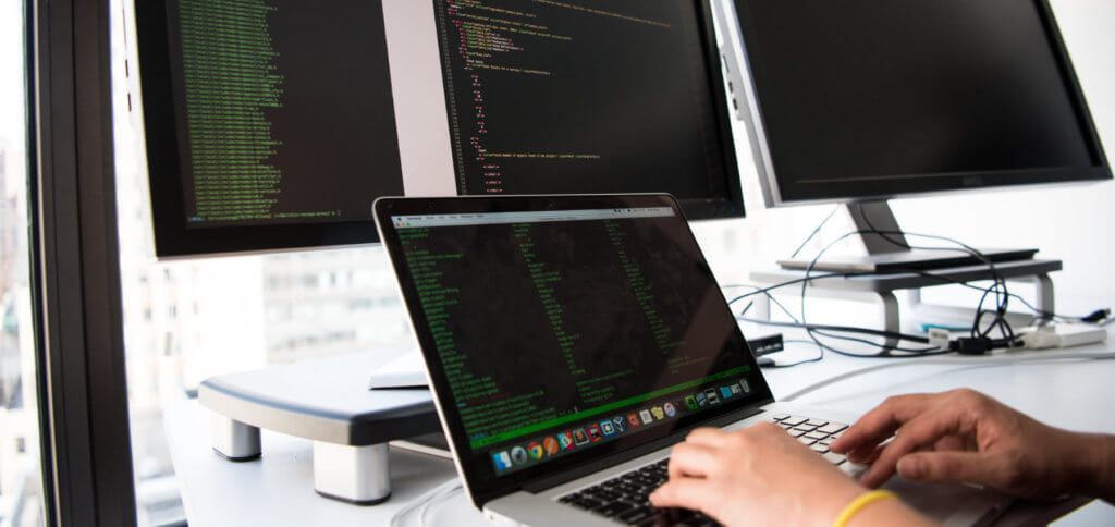 Welche sind die Top 10 Programmiersprachen in 2019? Und welche Sprache zum Programmieren von Apps, Geräten, Systemen und mehr ist die richtige für dich? Antworten findest du hier! ;)