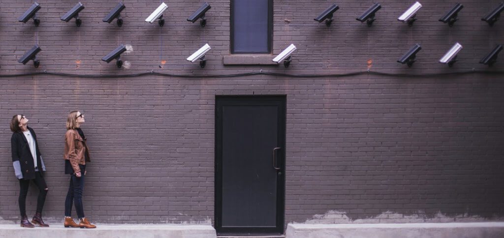 Was sind 5 Eyes, 9 Eyes oder 14 Eyes Länder? Welche Staaten und Geheimdienste tauschen Informationen in der erweiterten UKUSA-Vereinigung aus? Informationen zur Massenüberwachung und zum Schutz im Internet per VPN bekommt ihr hier.