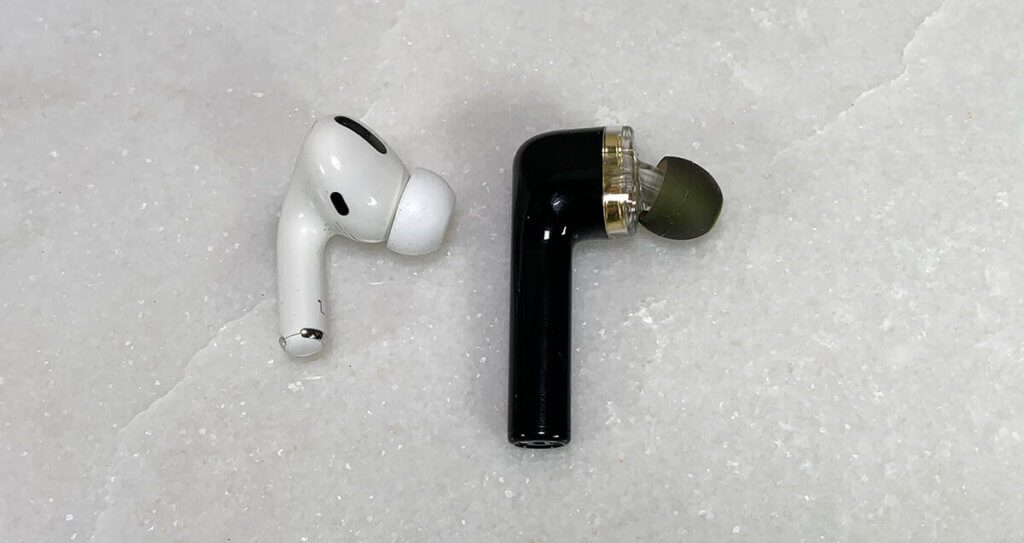 The BW-FYE8 are significantly larger than the AirPods Pro, but they sit securely - even during sports (Photos: Sir Apfelot).