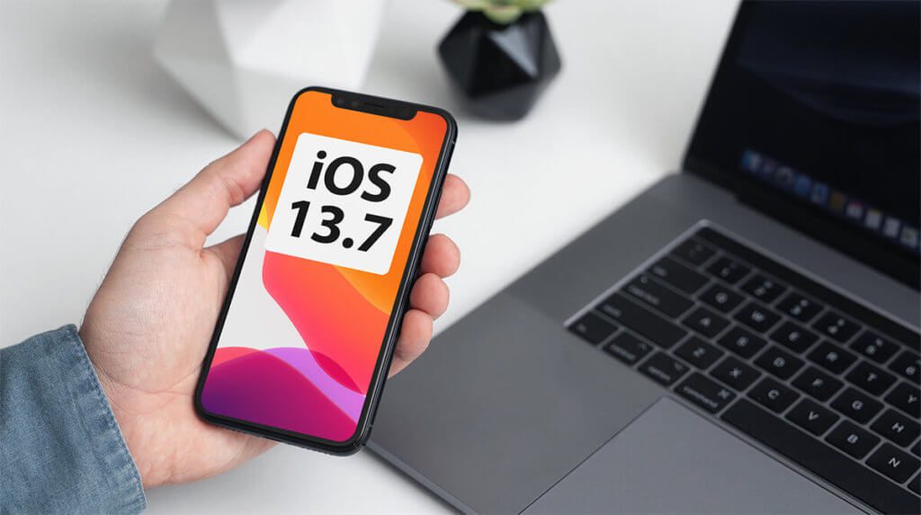 With the update to iOS 13.7 and iPadOS 13.7, according to some conspiracy theorists, not only good things come to the iPhone or iPad (graphic: Sir Apfelot).
