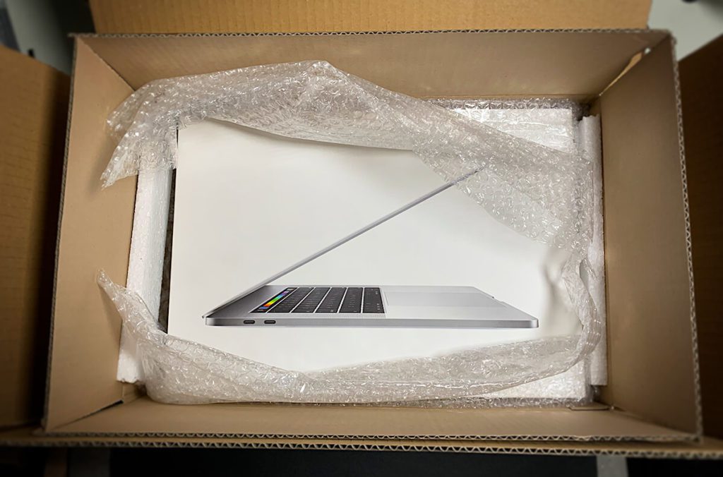 The MacBook Pro arrived well packed in two boxes and in the original Apple box - in this article I will tell you which model it has become and how I chose it (photos: Sir Apfelot).