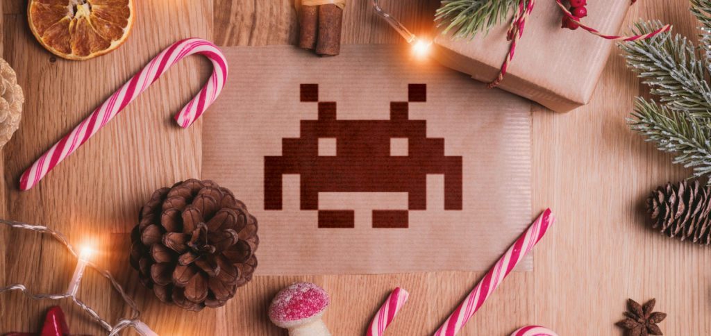 Whether retro gaming, credit for current game platforms or literature on video game history: Here you will find gift ideas for gamers for Christmas 2020 :)