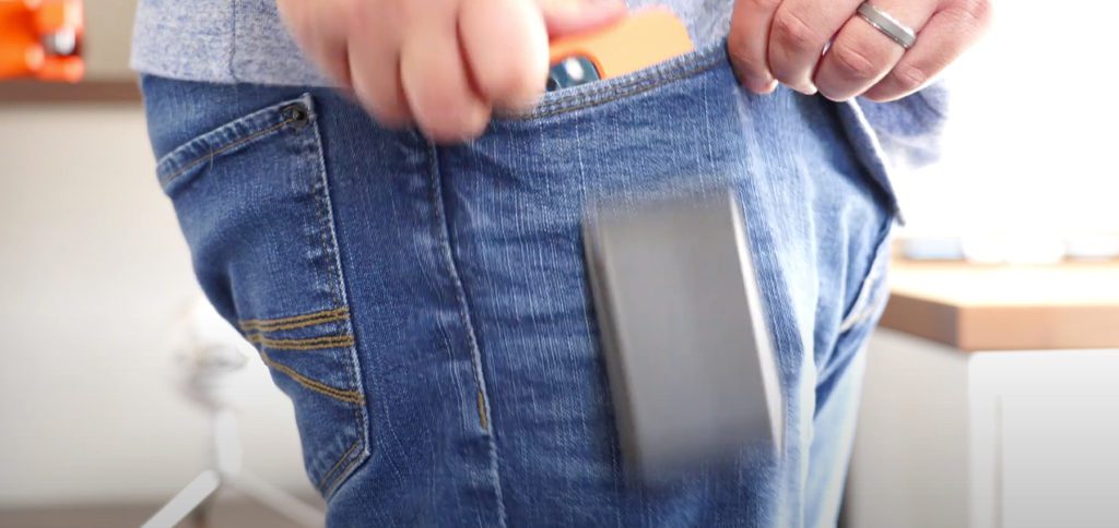 Das Apple MagSafe Wallet im Test von MacRumors. Was taugt das iPhone Leder Wallet mit Magnet-Halterung? Wie gut hält es? Fällt es schnell ab? Die Antworten auf diese Fragen findet ihr hier!