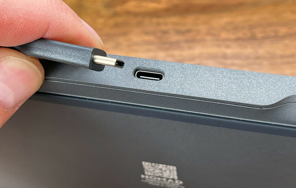 Ich bin froh, dass immer mehr Hersteller ihre Geräte mit USB-C-Buchsen ausstatten. In diesem Fall ist es unter anderem wegen der höheren Spannung, die über <a class=