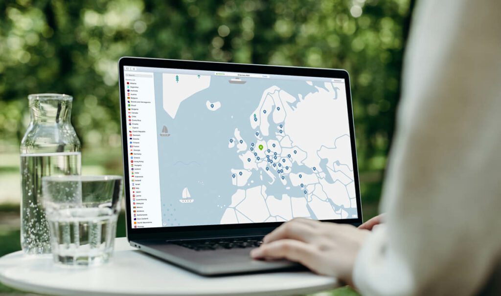 Ihr möchtet über ein anderes Land ins Internet gehen? Kein Problem… NordVPN bietet euch eine Liste mit Ländern, in denen ihre Server stehe oder ihr nutzt die Weltkarte, um das entsprechende Land auszuwählen (Foto: NordVPN).