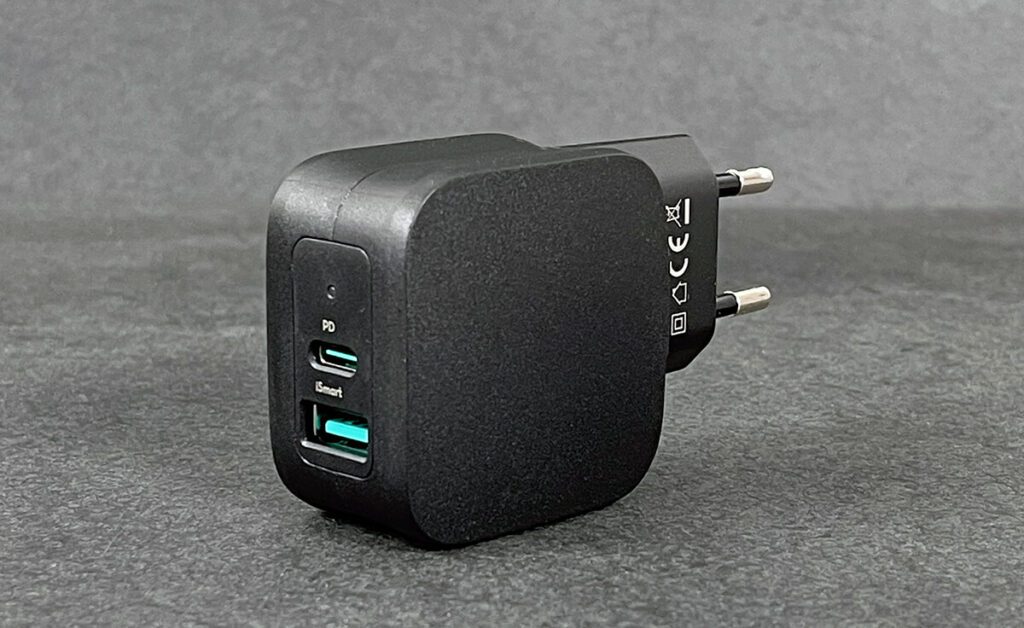 This review is about the RAVPower RP-PC144 USB-C power supply with USB C PowerDelivery and USB A QuickCharge (photos: Sir Apfelot).