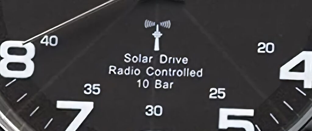 Solar-Drive, wasserdicht und funkgesteuert – das sind die Features, die man bei fast allen Uhren von ETT Eco Tech Time findet (Foto: Amazon).