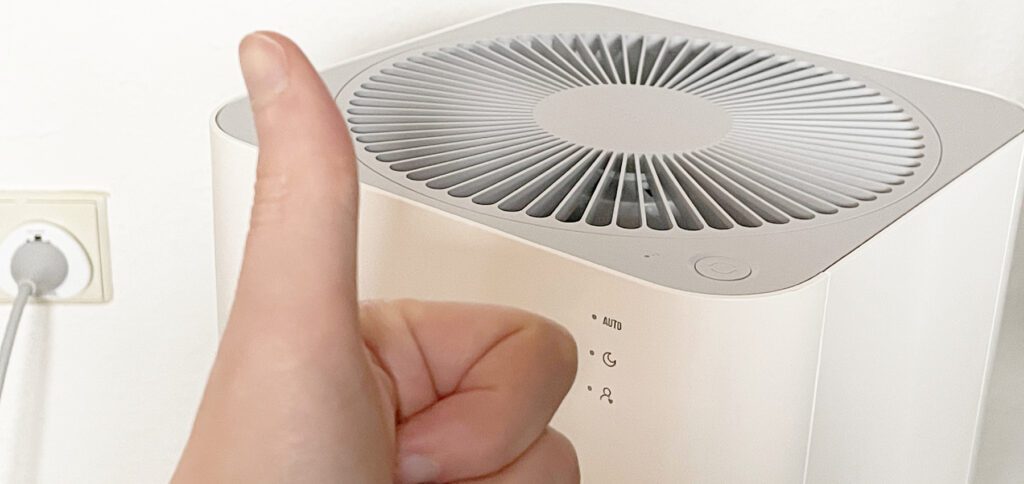 Der Xiaomi Smart Air Purifier ist mein Pick der Woche. Neben dem 2018 schon einmal vorgestellten Modell findet ihr z. B. bei Amazon auch neuere Modelle mit OLED-Display.