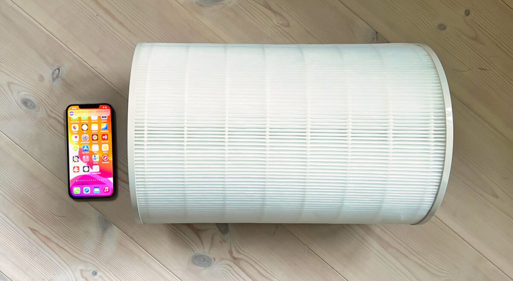 Der Luftfilter im Lifubide X600 Luftreiniger entspricht der HEPA H13 Einstufung und filtert Partikel ab 2,5 µm Durchmesser – Staub und Pollen haben da wenig Chancen (Fotos: Sir Apfelot).