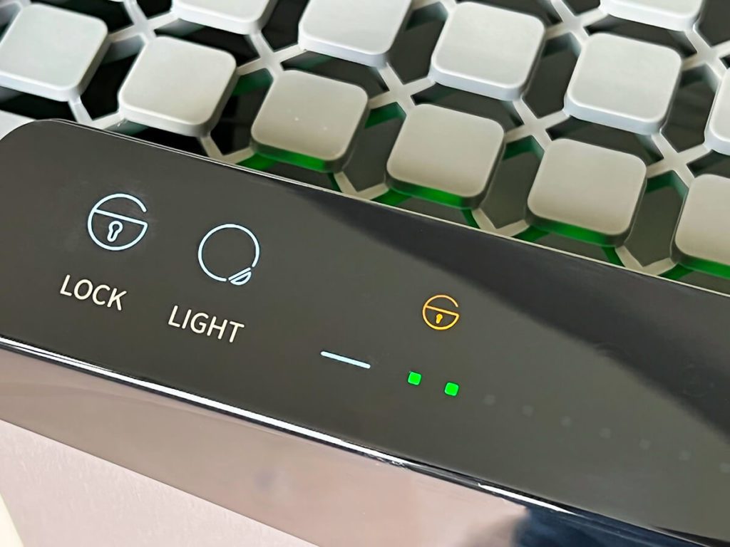 Das Display des Lifubide X600 ist gut ablesbar und reagiert – trotz Touchbedienung – sehr zuverlässig.
