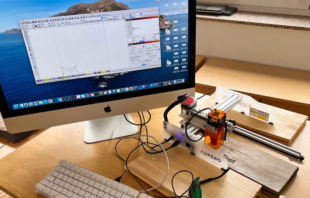 Mit dem iMac meiner Frau und der Lightburn-Software konnte ich den Aufero Laser 1 zum ersten Mal testen. Danach lief er auch mit meinen MacBook Pros – warum erst dann? Das bleibt ein Rätsel – für den Ortur-Support und mich gleichermassen!
