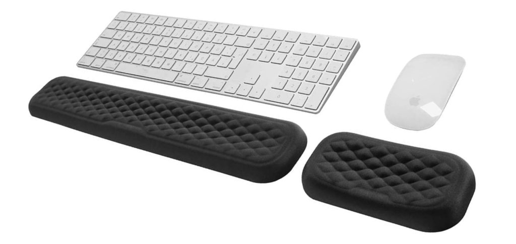 The palm rest or palm rest from VAYDEER is a good gaming gift under 20 euros for Christmas 2021. This enables more ergonomic gaming on the PC, and at a low price.