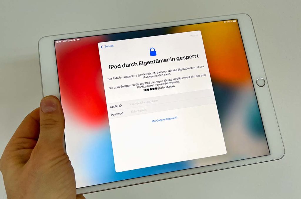 The activation lock prevents you from setting up the iPad or iPhone again after deleting the Apple ID.