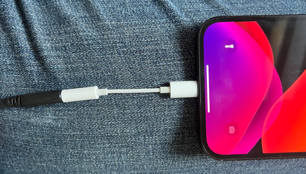 To connect the OneOdio Monitor 60 to an iPhone, you need a Lightning to Aux adapter. And the best one I could find so far is the original one from Apple.