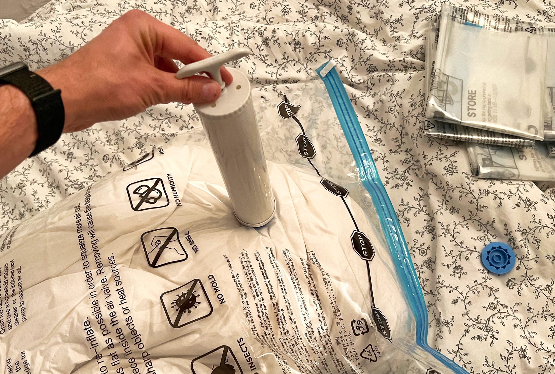 The supplied pump is built very cheaply, but that's totally ok, because it does its job and if it does break, every set of vacuum bags comes with a new one.