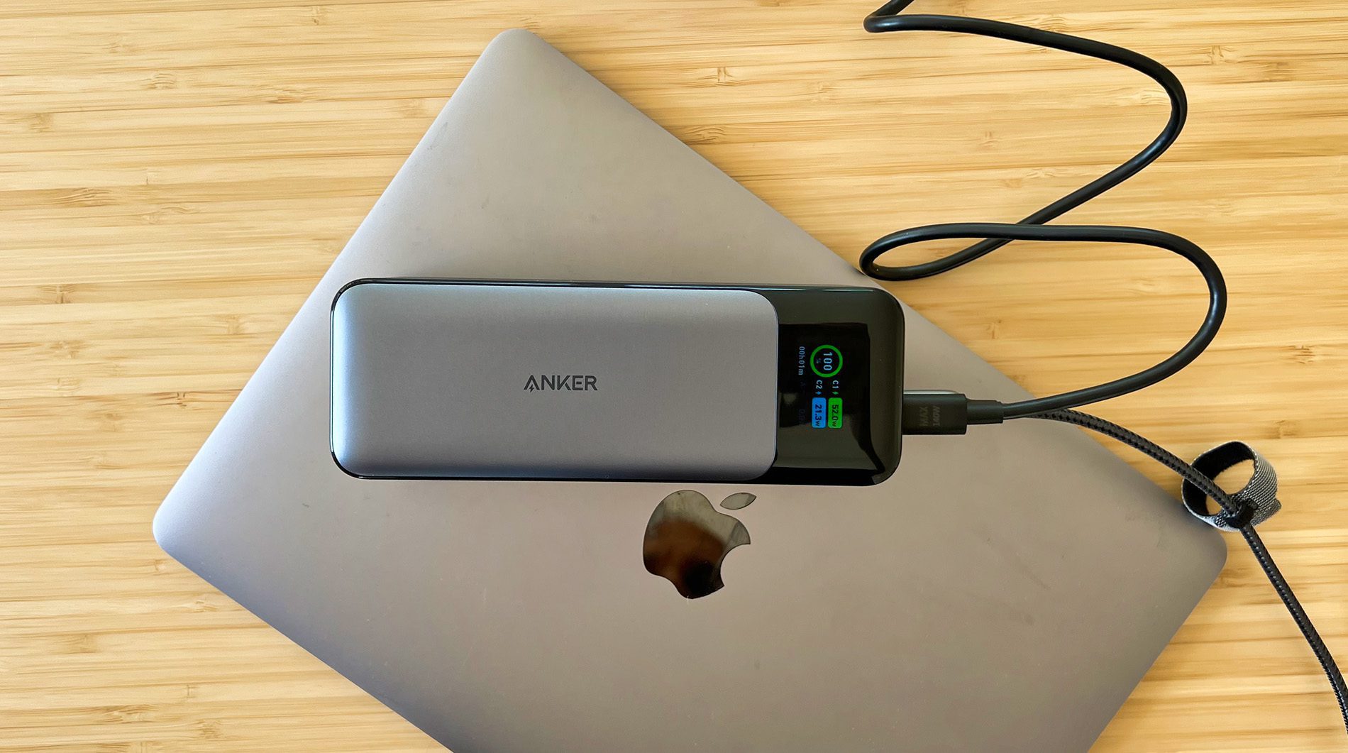 When charging my ancient MacBook, the Anker 737 24K PowerCore Powerbank got really bored, because the Mac simply requires very little power to charge.