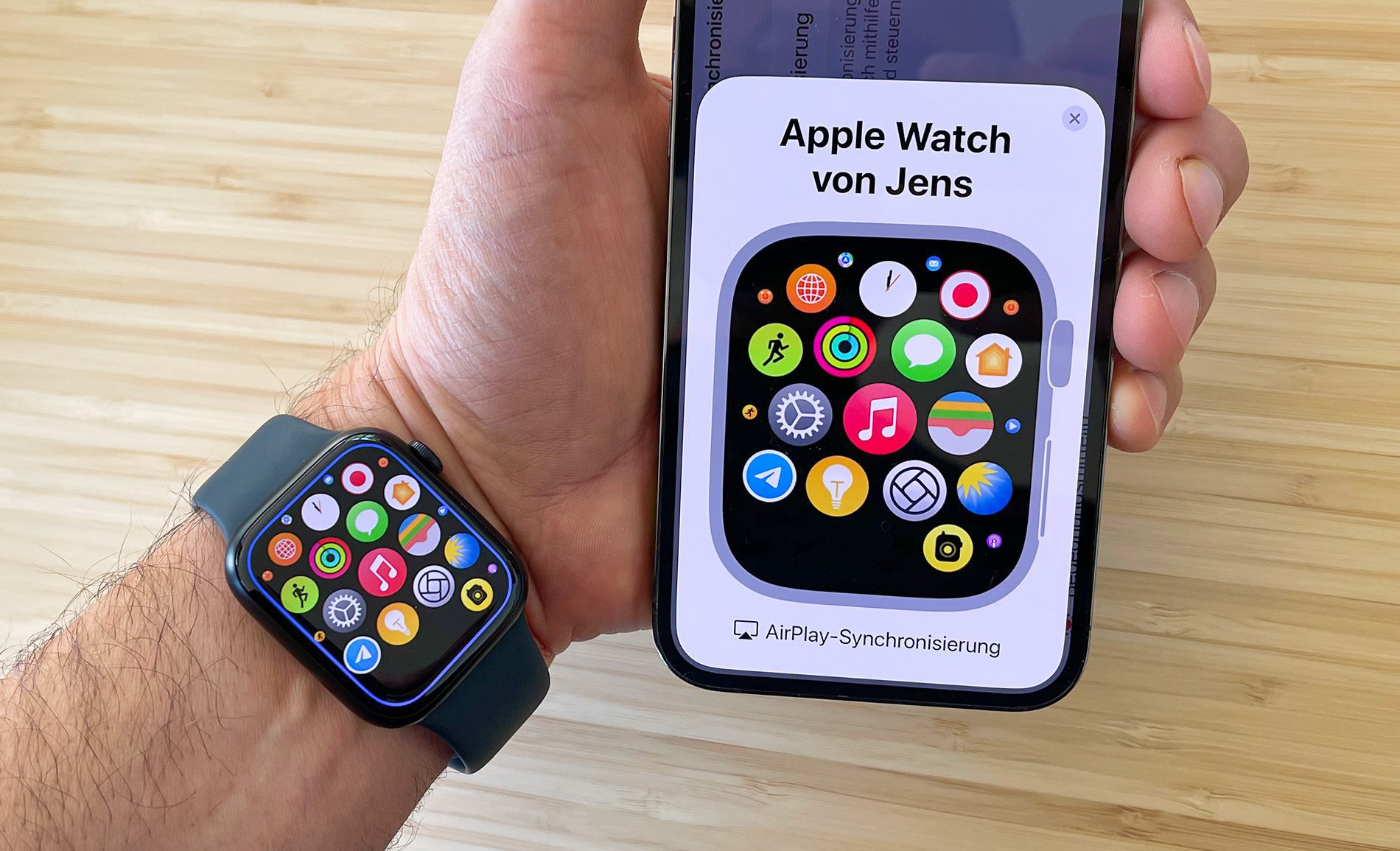 Todas las funciones del Apple Watch se pueden operar de forma remota a través de la imagen de Apple Watch en el iPhone.