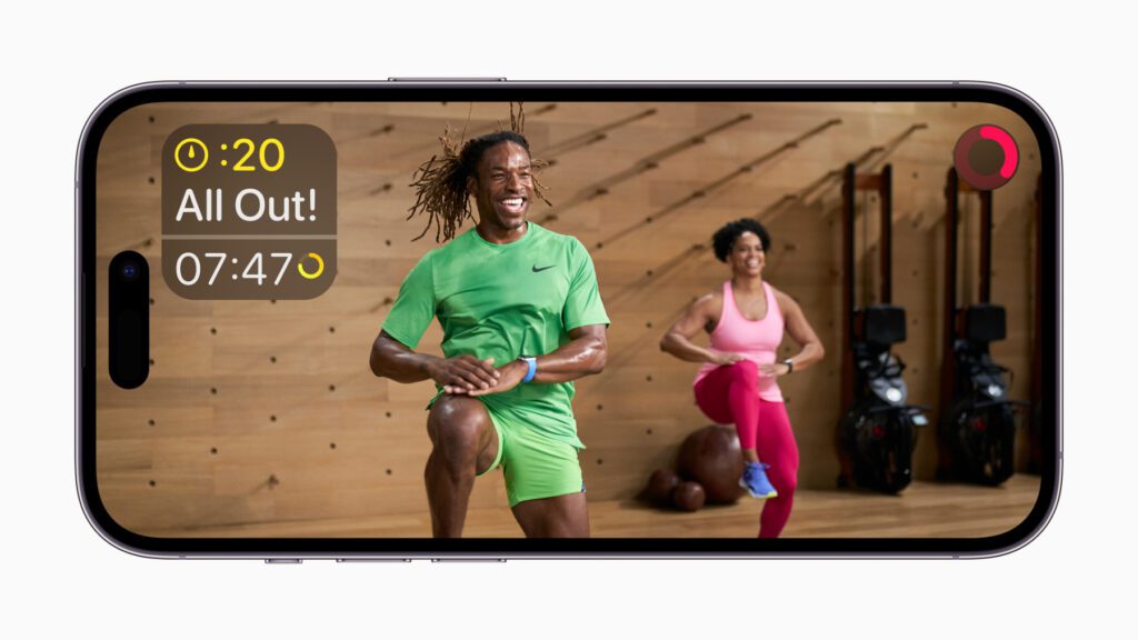 Die Fitness App mit einem Kurs aus dem Apple Fitness+ Abo auf dem iPhone 14 Pro.