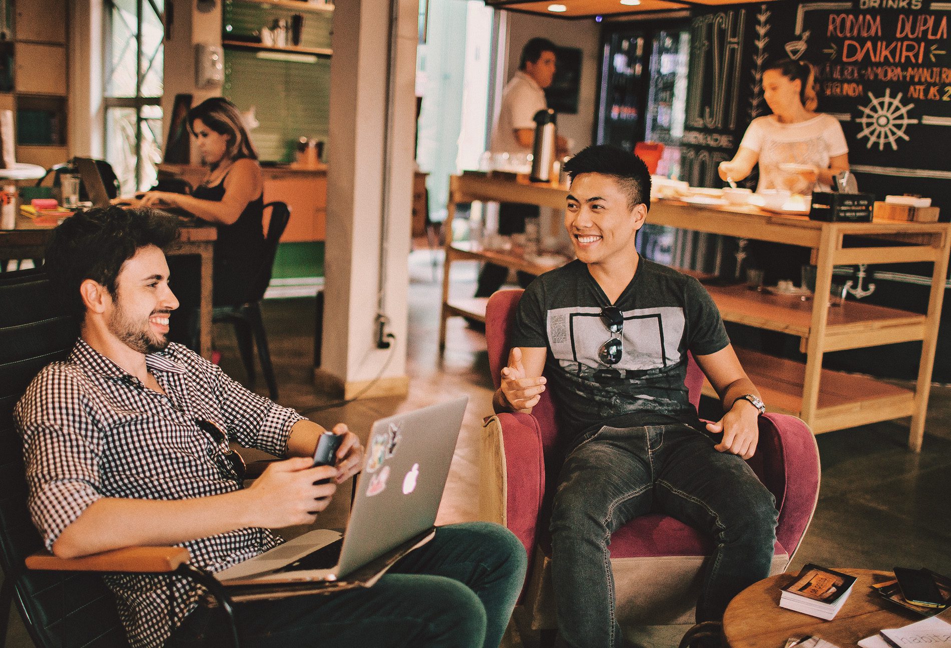 Basically, my bottom line is that you can’t go wrong with all 5 VPN providers. However, my personal favorite app is AtlasVPN (Photo: Pexels).