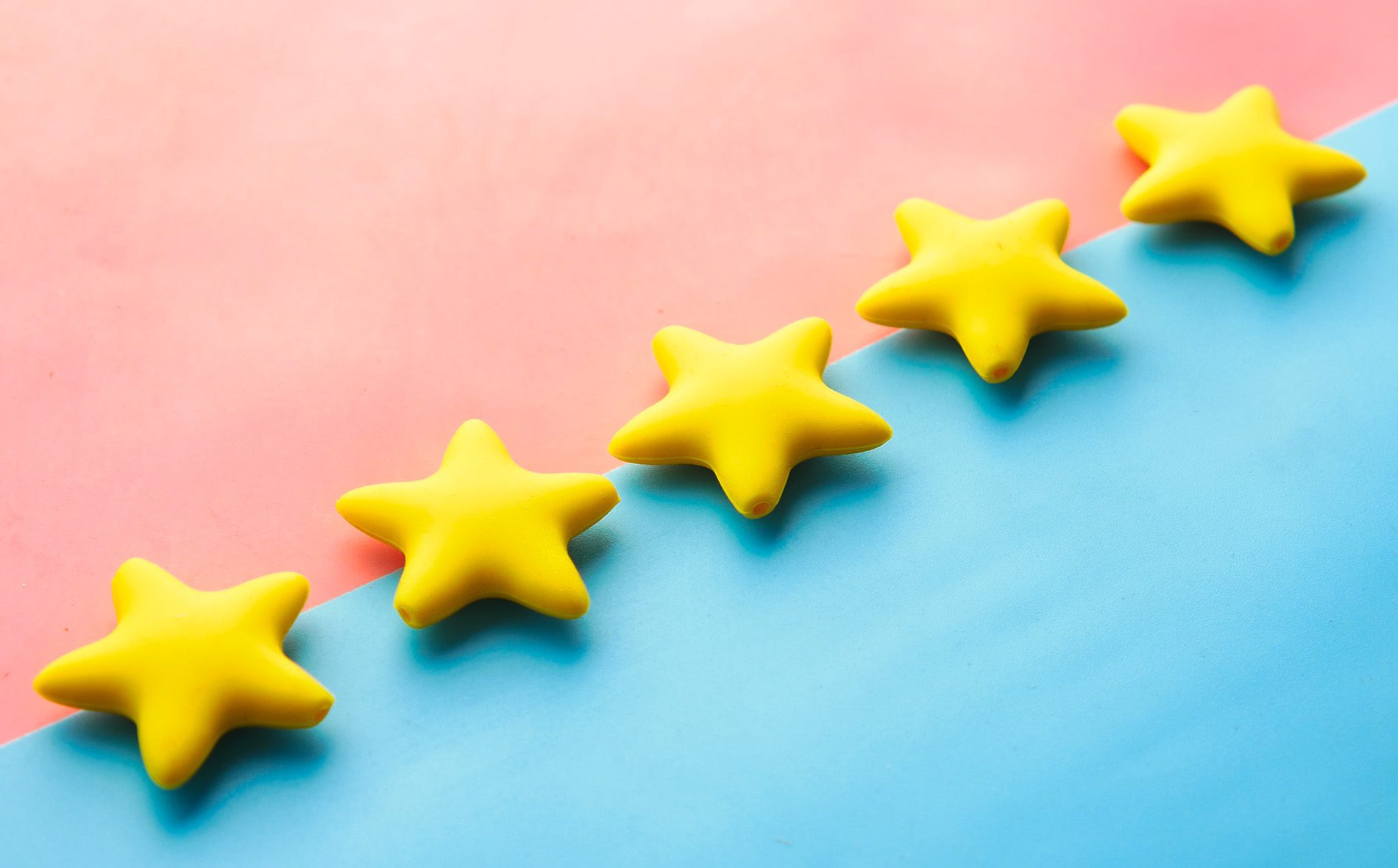 Great Google reviews should be answered to say thank you. But how? Here are 11 good examples for you (Photo: Towfiqu barbhuiya/Unsplash).