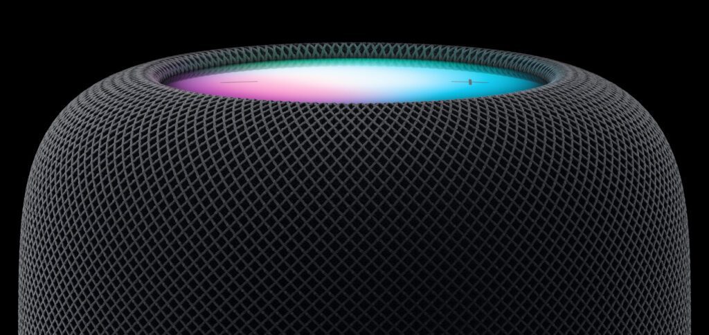 The new 2nd generation Apple HomePod comes with 3D audio, temperature and humidity sensors and other new features. Room recognition and Siri support are back.