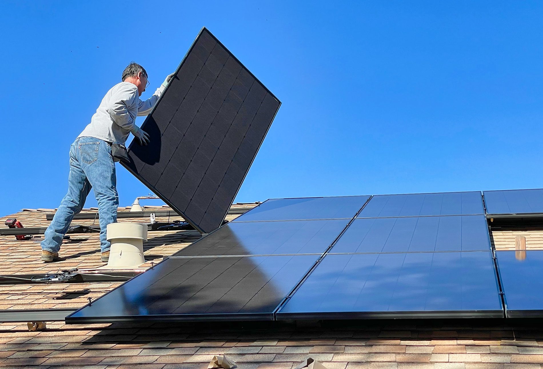 Die Installation einer Solaranlage ist gerade bei vielen Leuten auf der Wunschliste. Entsprechend aktiv sind die Betrüger aktuell in diesem Bereich (Foto: Unsplash).