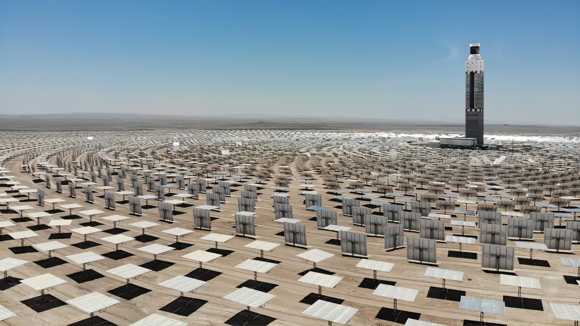 Ubicación: Desierto de Atacama, Chile; potencia máxima: 210 MW; más de 16 horas de retención de calor