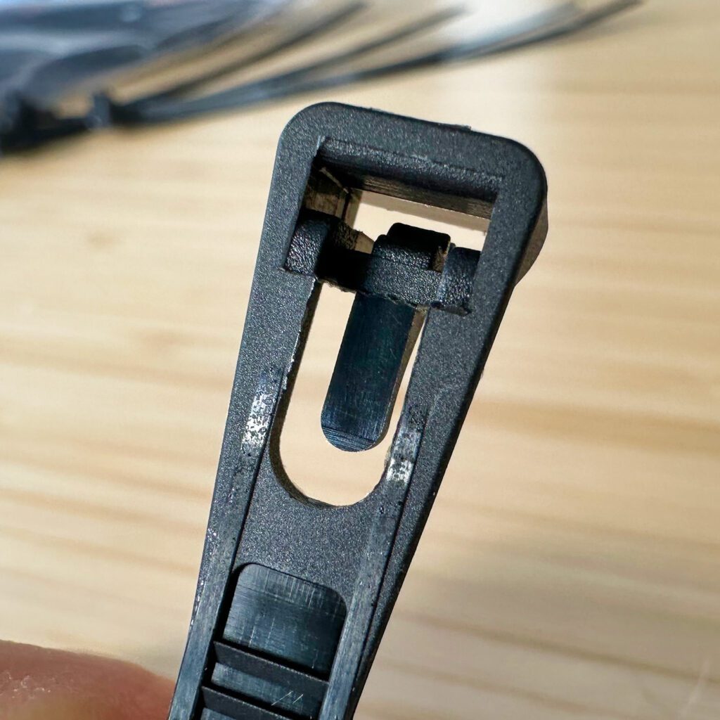 Kabelbinder wiederverwendbar